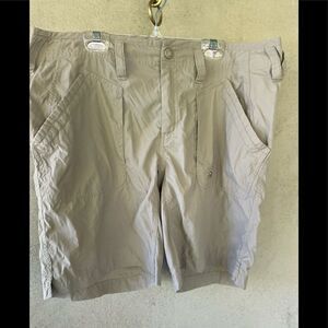 The North Face nylon khaki cargo shorts size 12